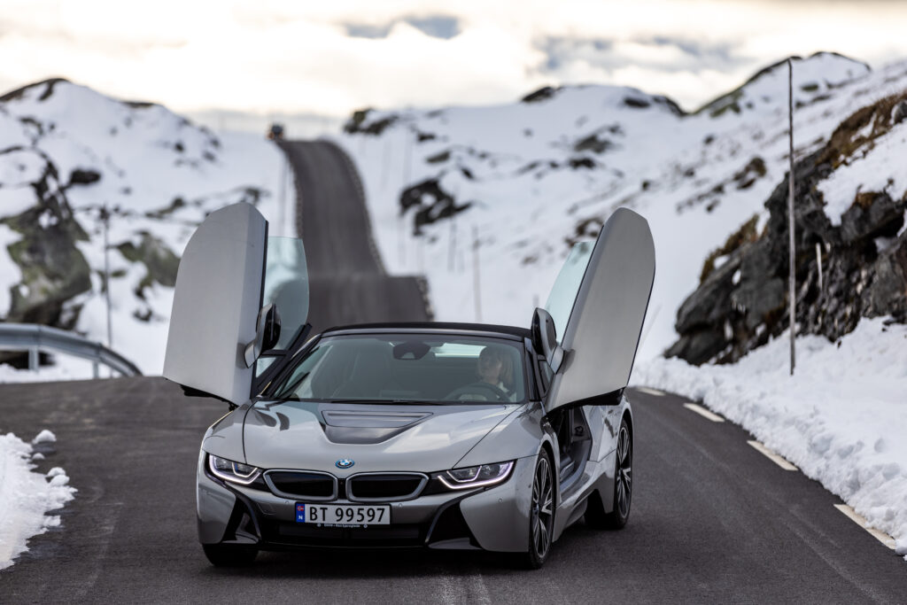 BMW i8 Roadster - eco-friendly travelling & sustainable lifestyle