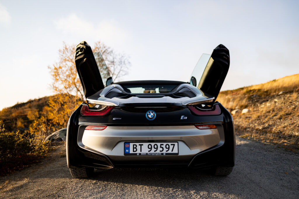 BMW i8 Roadster - eco-friendly travelling & sustainable lifestyle