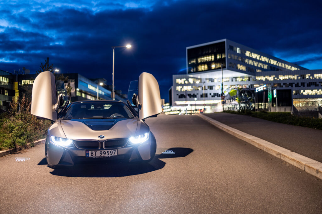 BMW i8 Roadster - eco-friendly travelling & sustainable lifestyle