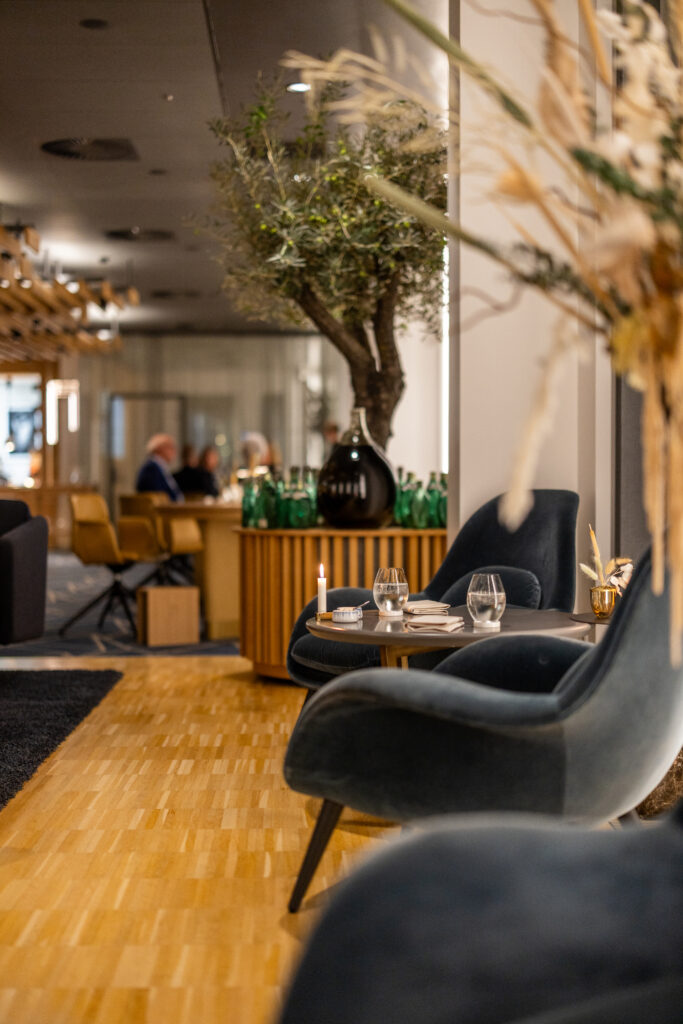 Evening at Syttende, Alsik Hotel